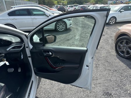 2017 Peugeot 208 - photo 10