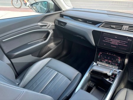 2023 Audi Q8 e-tron - photo 12