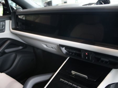 2026 Porsche Cayenne - photo 23