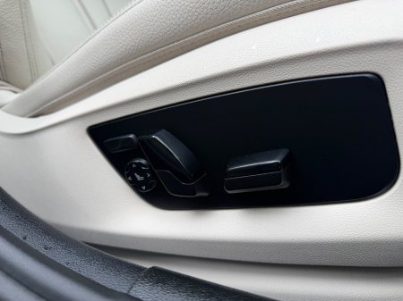 2021 BMW 5-Series - photo 17