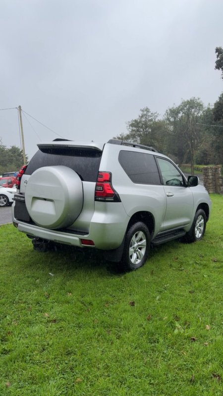 2018 Toyota Land Cruiser - photo 4