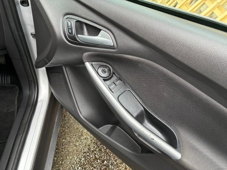 2018 Ford Focus - photo 2