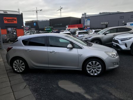 2011 Opel Astra - photo 4