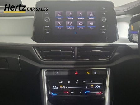 2024 Volkswagen T-Roc - photo 17