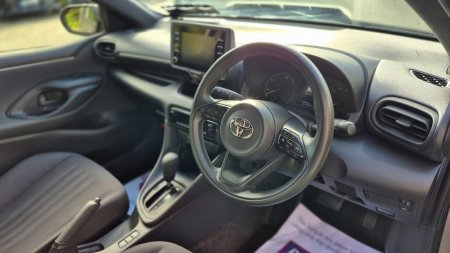 2022 Toyota Yaris - photo 23