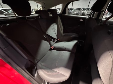 2016 Ford Focus - photo 16