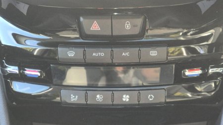 2013 Peugeot 208 - photo 21