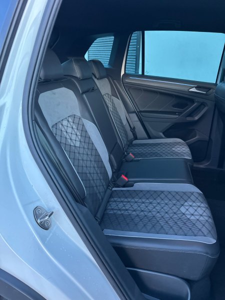 2020 Volkswagen Tiguan - photo 25