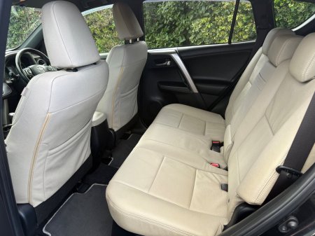 2017 Toyota RAV4 - photo 7