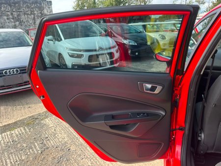 2015 Ford Fiesta - photo 12