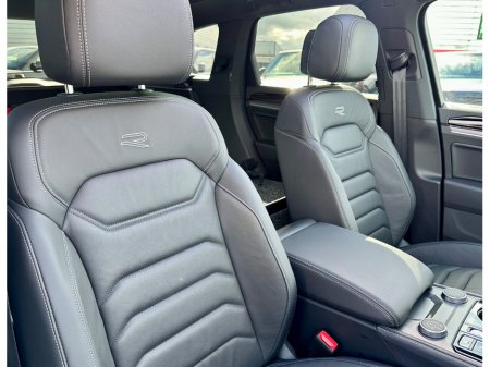 2025 Volkswagen Touareg - photo 13