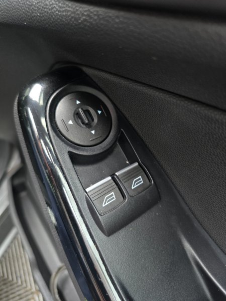 2016 Ford Fiesta - photo 20