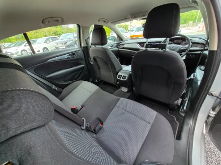 2022 Opel Insignia - photo 9