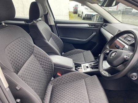 2022 Skoda Superb - photo 9