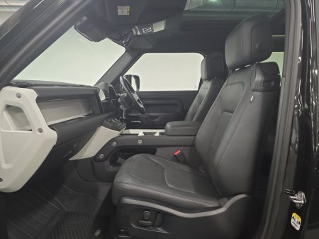 2024 Land Rover Defender - photo 3