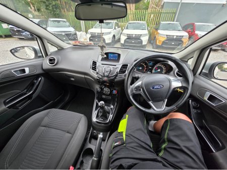 2016 Ford Fiesta - photo 11