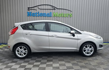 2017 Ford Fiesta - photo 2