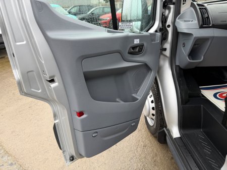 2018 Ford Transit - photo 23