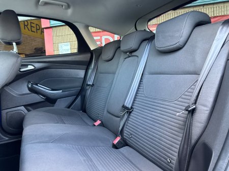 2016 Ford Focus - photo 14