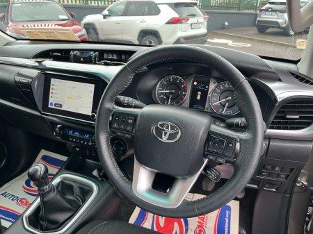 2025 Toyota Hilux - photo 9