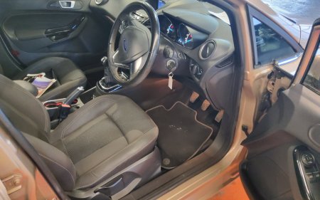 2016 Ford Fiesta - photo 12