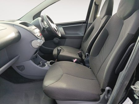 2011 Toyota Aygo - photo 13