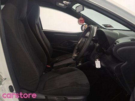 2021 Toyota Yaris - photo 12