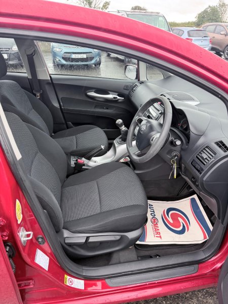 2010 Toyota Auris - photo 4
