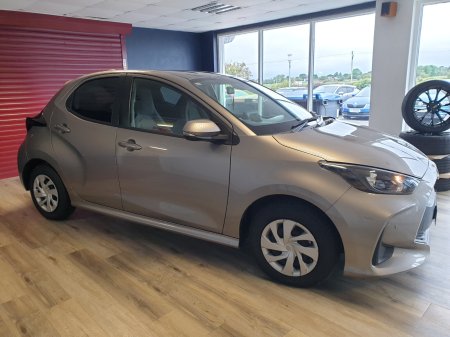 2022 Toyota Yaris - photo 2