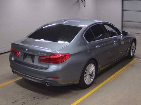 2017 BMW 5-Series - photo 2