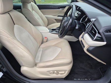 2020 Toyota Camry - photo 33