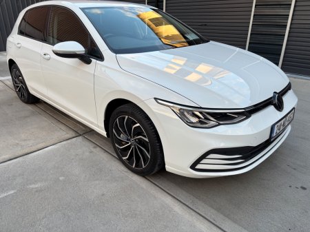 2024 Volkswagen Golf - photo 2