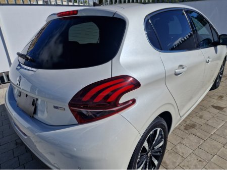 2017 Peugeot 208 - photo 12