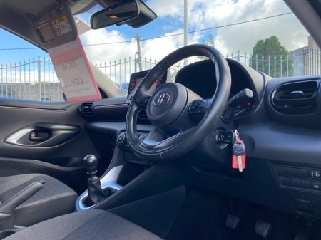2023 Toyota Yaris - photo 8