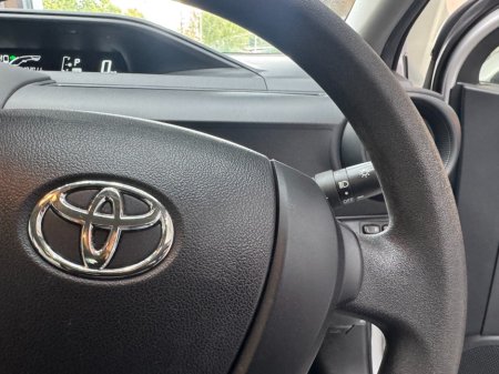 2021 Toyota Aqua - photo 10