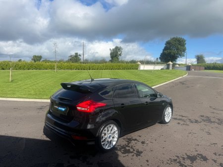 2017 Ford Focus - photo 4