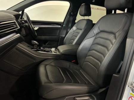 2019 Volkswagen Touareg - photo 3