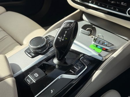2017 BMW 5-Series - photo 19