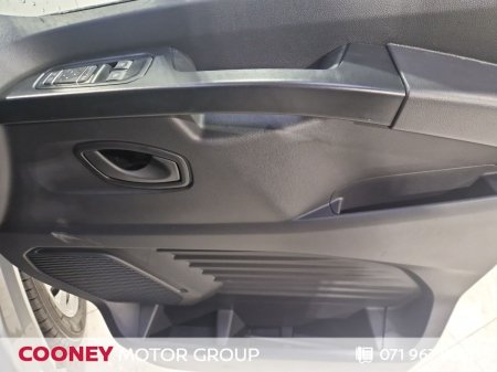 2026 Nissan Primastar - photo 18