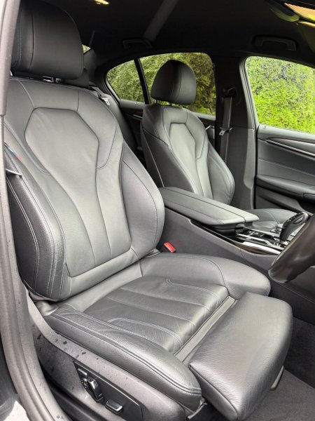 2022 BMW 5-Series - photo 10