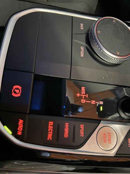 2022 BMW 3-Series - photo 17