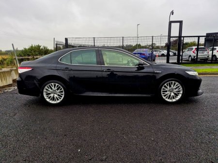 2020 Toyota Camry - photo 5