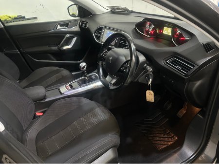 2017 Peugeot 308 - photo 10