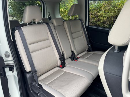2017 Nissan Serena - photo 14