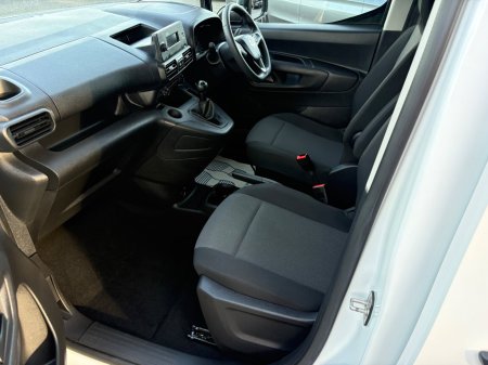 2021 Vauxhall Combo - photo 11