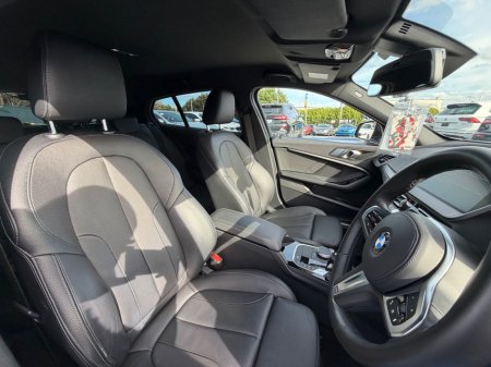 2021 BMW 1-Series - photo 12