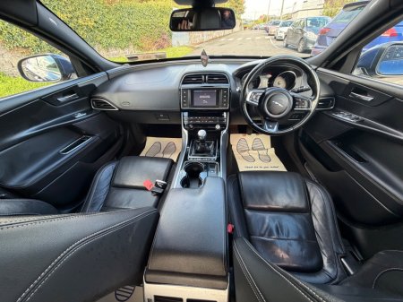 2016 Jaguar XE - photo 16