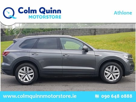 2023 Volkswagen Touareg - photo 2