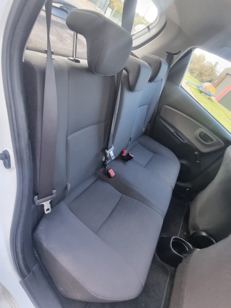 2015 Toyota Yaris - photo 18