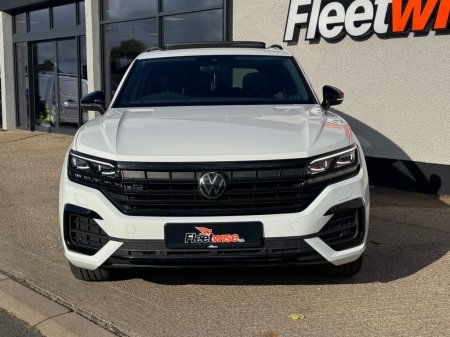 2023 Volkswagen Touareg - photo 2